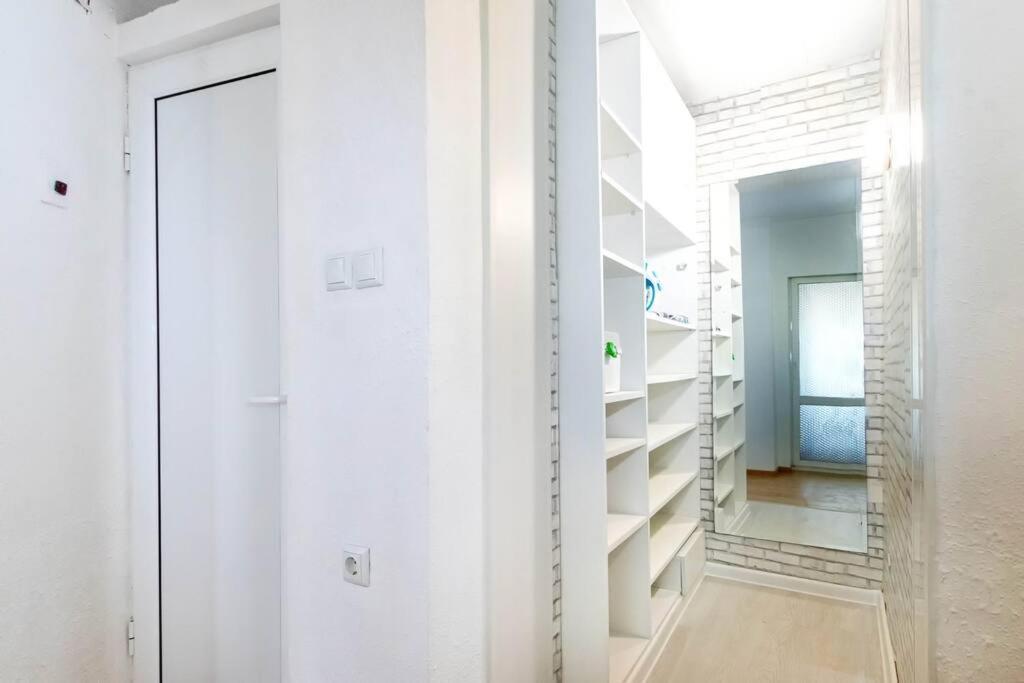 Sunny 2-Bedroom Maisonette Varna & Parking Exteriér fotografie
