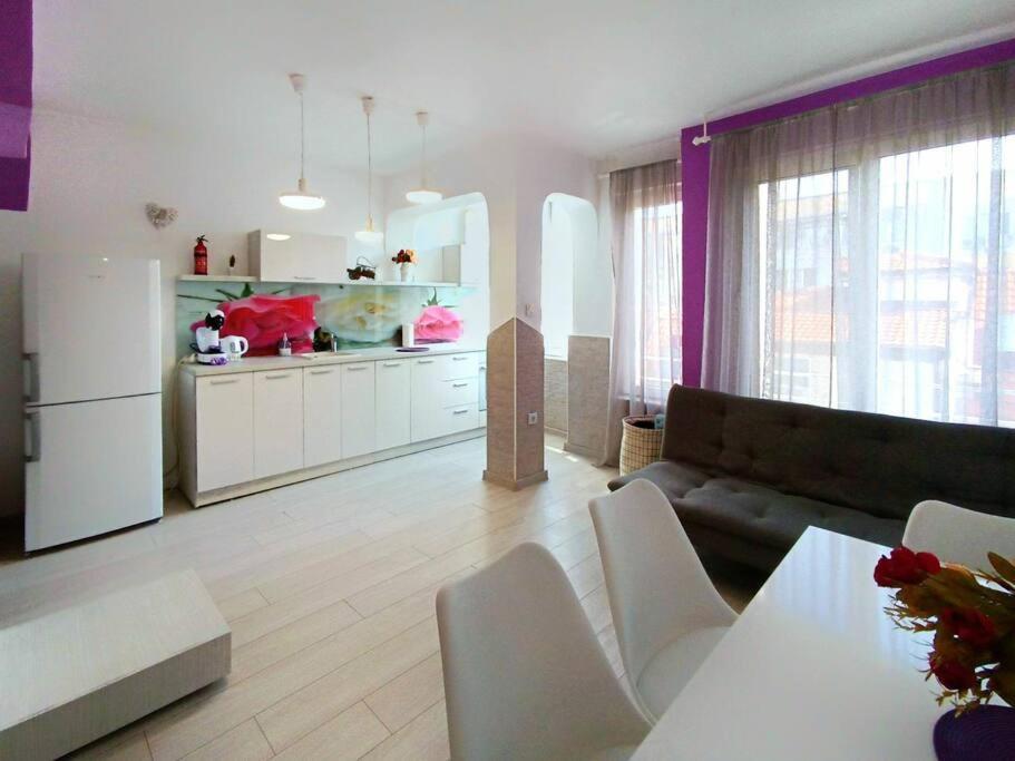 Sunny 2-Bedroom Maisonette Varna & Parking Exteriér fotografie